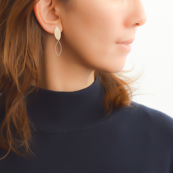 double vertical leaf pierces/earrings 第6張的照片