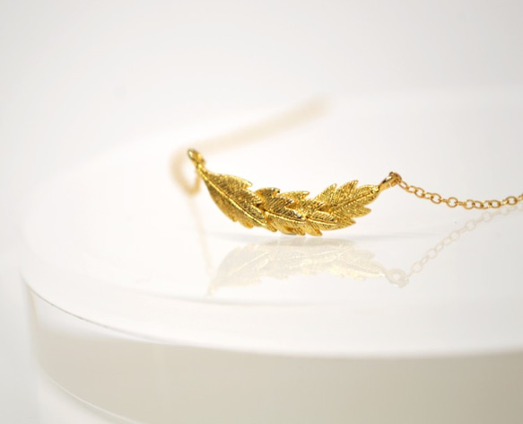 【送料無料】14kgf Feather Necklace 1枚目の画像