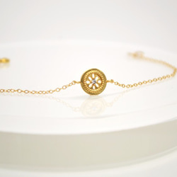 【送料無料】14kgf Flower Round Bracelet 1枚目の画像