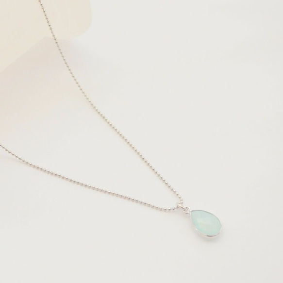 Frame Stone Aqua Chalcedony Necklace 第3張的照片