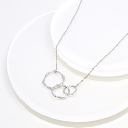 Twist Circle Necklace 第3張的照片