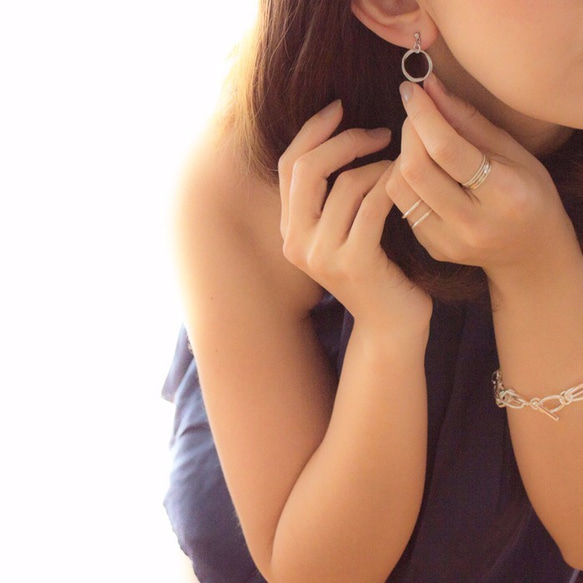 Twist Round Ring Necklace&Pierce set 第3張的照片