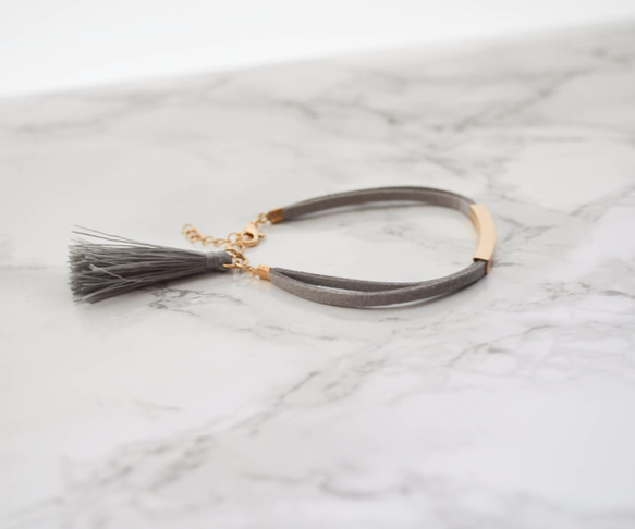 Tassel Suede Metal Bracelet 第3張的照片