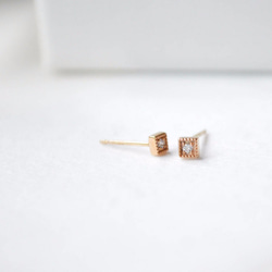 【送料無料】Square Mille Grain Diamond Pierces 3枚目の画像