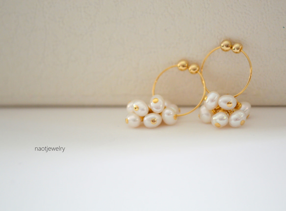 White Pearl Hoop Earring 4枚目の画像