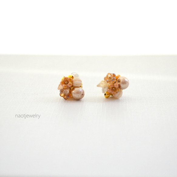 Flower Cotton Pearl Bijou pierce 第3張的照片