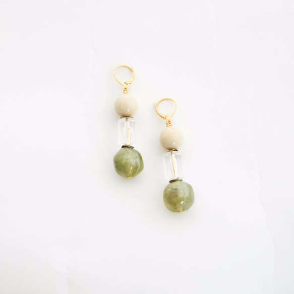 Vintage Faceted Cut Glass Pierces 第3張的照片