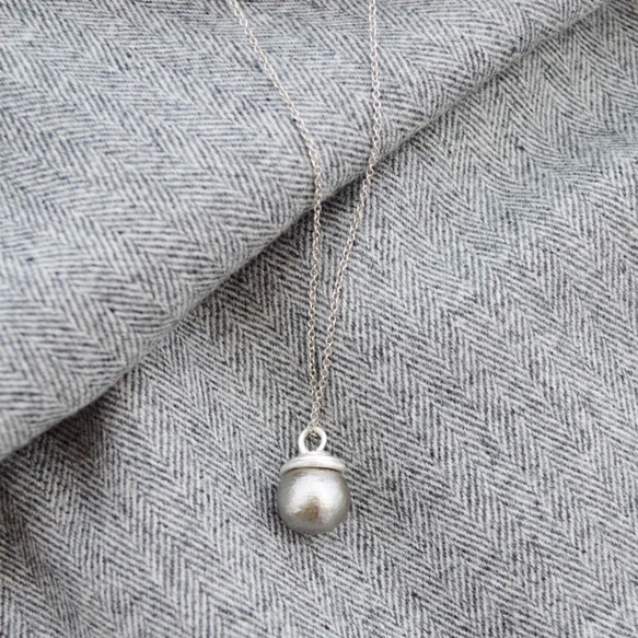 【送料無料】Long Cotton Pearl Chain Necklace(gray) 2枚目の画像