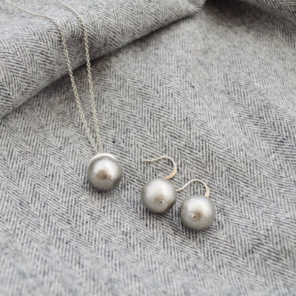 【送料無料】Long Cotton Pearl Chain Necklace(gray) 3枚目の画像