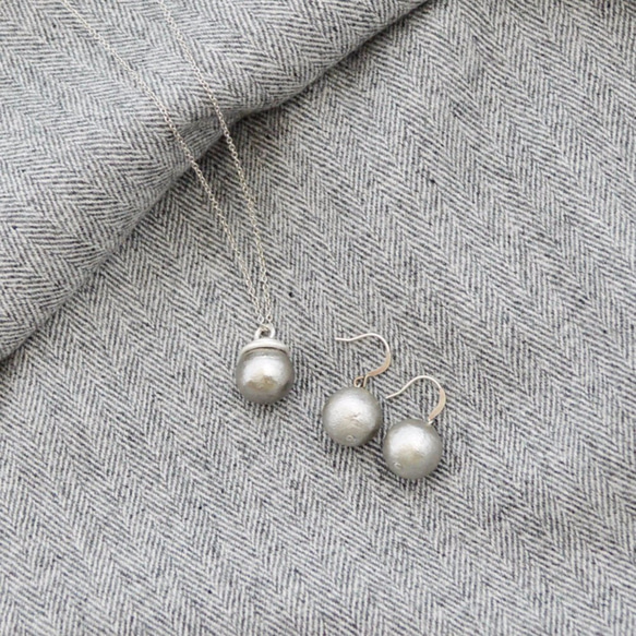 Silver925 Gray Cotton Pearl Pierces/Earrings(1.2cm) 第3張的照片