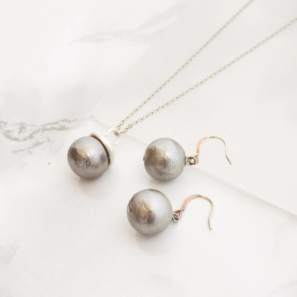 Silver925 Gray Cotton Pearl Pierces/Earrings(1.2cm) 第5張的照片