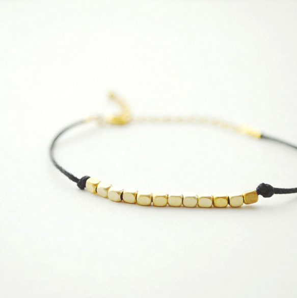 Cube Cord Bracelet (black)(white)(beige) 1枚目の画像