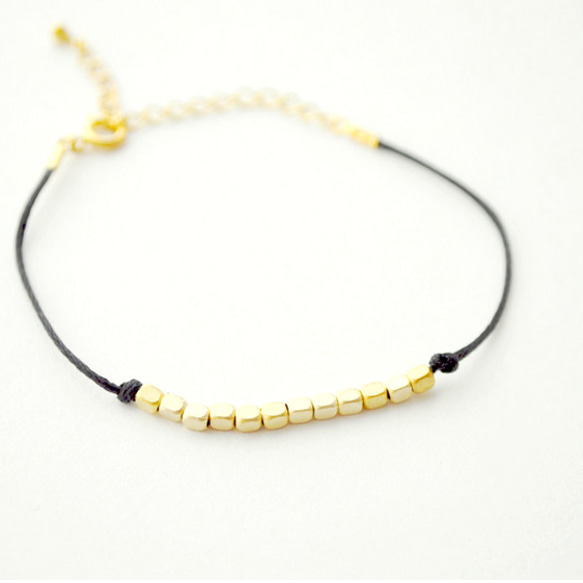 Cube Cord Bracelet (black)(white)(beige) 第2張的照片