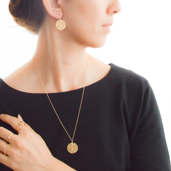 【送料無料】Mesh plate hoop earrings(gold) 3枚目の画像