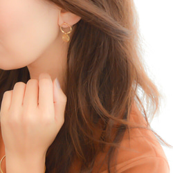 【送料無料】Mobius Strip Pierce(gold)/earring 1枚目の画像