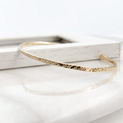 simple texture bangle n285/silver gold 第1張的照片