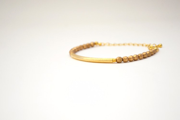 Gold Curved Bar Bracelet 第1張的照片