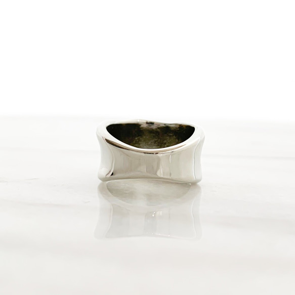 Silver wave wide ring 第5張的照片