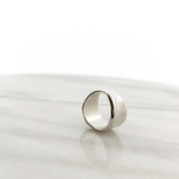 Silver wave wide ring 第7張的照片