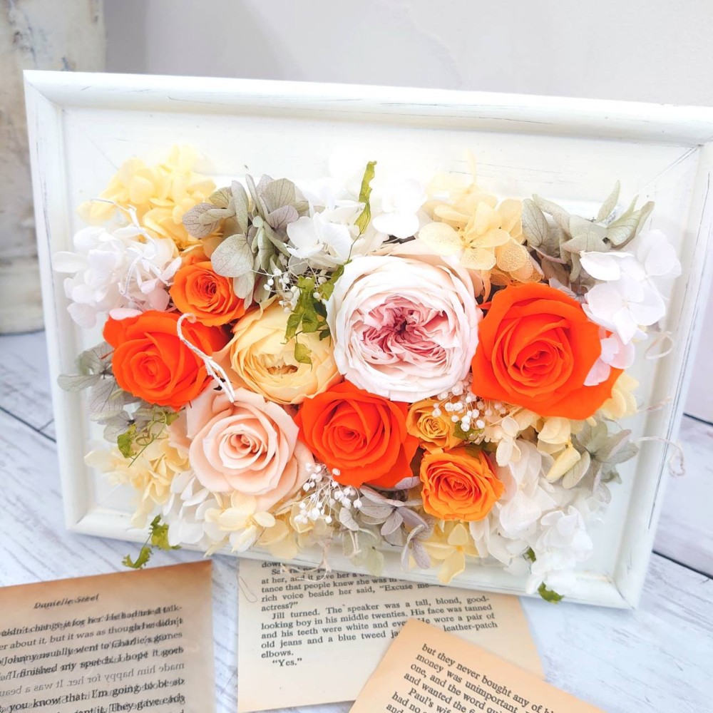 母の日♪お祝いやギフトに最適人気のフレームアレンジ　ビタミンカラー