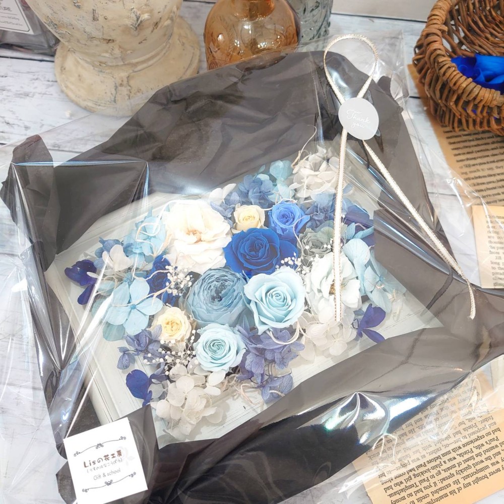 母の日♪お祝いやギフトに最適人気のフレームアレンジ　ビタミンカラー