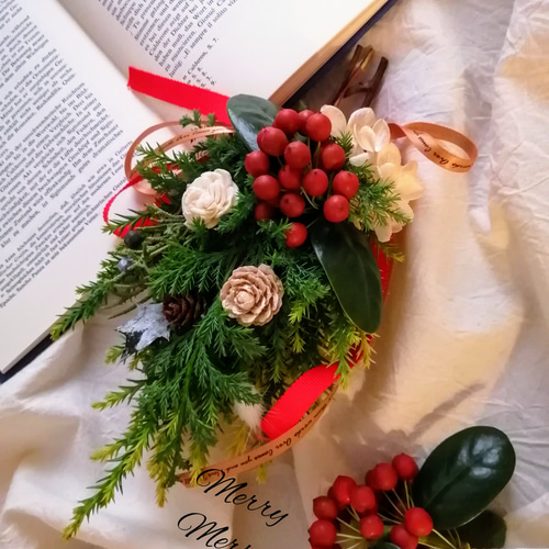 赤い実のクリスマススワッグ☆ドライフラワースワッグ 赤い実のクリスマススワッグ☆ドライフラワースワッグ