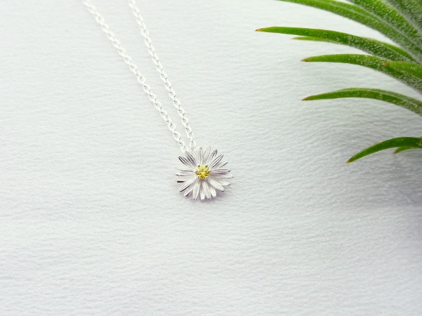 【受注制作】マーガレットのネックレス