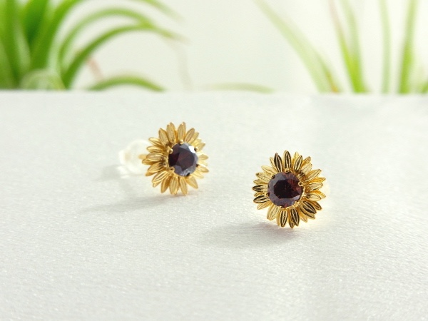 【受注制作】ひまわりのピアス