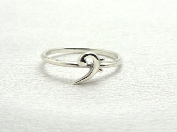 ヘ音記号リング