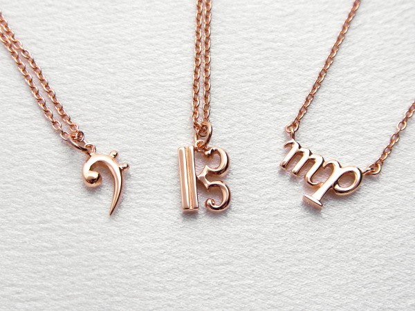 ピンクゴールド音楽記号ペンダント