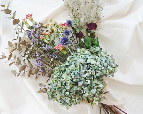 ドライフラワーリース　ドライフラワースワッグ　紫陽花 紫陽花のドライフラワースワッグ | ドライフラワースワッグと布