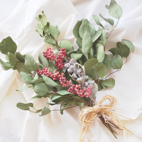 専用＊ドイツトウヒ＆ペッパーベリー  ドライフラワースワッグ ドイツトウヒ＆ペッパーベリー ドライフラワースワッグ スワッグ fu.wa