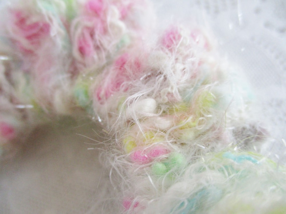 シュシュ ★ ポップキャンディ ビタミンカラー ファンシーヤーン 手編み ヘアアクセサリー 5枚目の画像