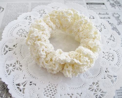 シュシュ  ヘアゴム  かぎ針編み  グレーラメ/ かぎ針編み】シュシュ風＊ヘアゴムの編み方〜how to crochet a hairtie