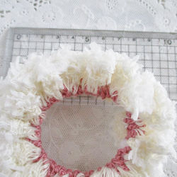 シュシュ ★ 白い 綿菓子 ファンシーヤーン 手編み ヘアゴム ヘアアクセサリー 3枚目の画像