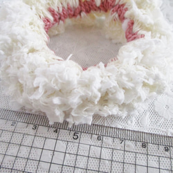 シュシュ ★ 白い 綿菓子 ファンシーヤーン 手編み ヘアゴム ヘアアクセサリー 7枚目の画像