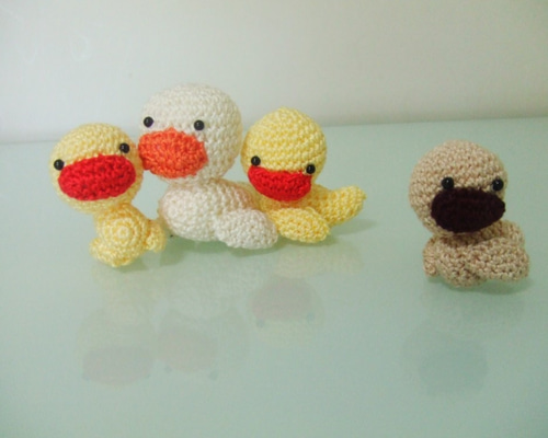 みにくいアヒルの子　親子ぬいぐるみセット みにくいアヒルの子 あみぐるみ 編み物歴60年おばさんf.naoko