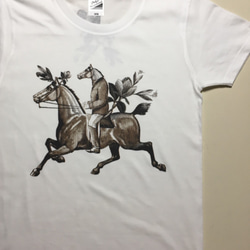 『馬が馬に乗る』　ユニセックス Tシャツ 2枚目の画像