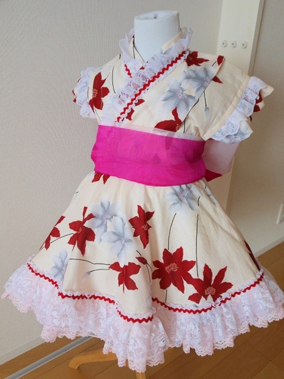 ☆浴衣☆ノースリーブタイプ 赤白クレマチスの花 アイボリー 100 浴衣