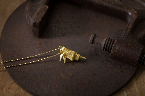 Origamini 小摺學 黃銅蝦項鍊 Shrimp Brass Necklace 第3張的照片