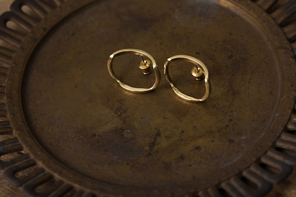 執拗與白眼 手工黃銅耳環雙折 Stubborn brass earring 第4張的照片