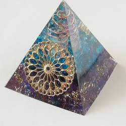 ピラミッド型オルゴナイト☆ラーの目 立体・オブジェ neparin3