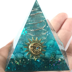 ピラミッド型オルゴナイト☆月と太陽 3枚目の画像