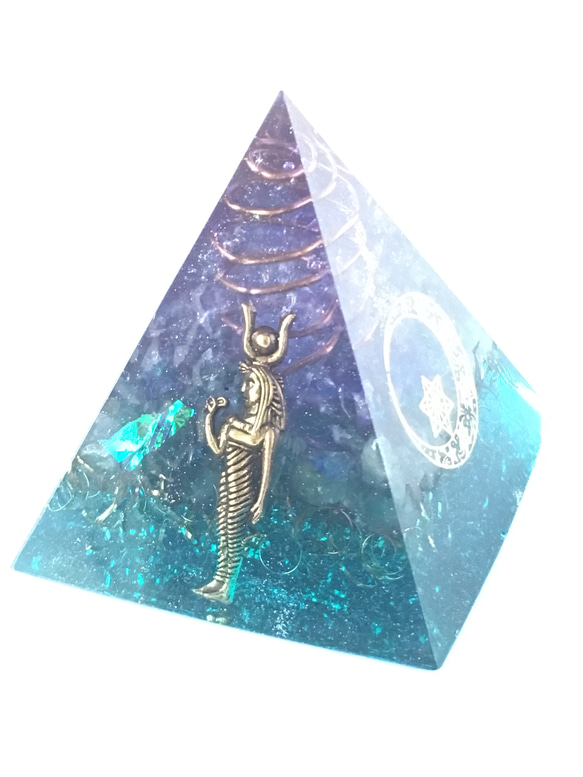 ピラミッド型オルゴナイト☆女神イシス 1枚目の画像