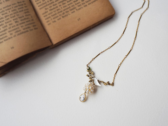 嫩葉花枝 天然珍珠編織球 貝殼小鳥 水滴鋯石 黃銅項鍊  輕珠寶 B10 第2張的照片