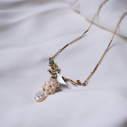 嫩葉花枝 天然珍珠編織球 貝殼小鳥 水滴鋯石 黃銅項鍊  輕珠寶 B10 第1張的照片