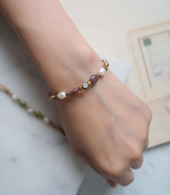紫東陵 菜綠石 鋯石 天然珍珠 輕珠寶 黃銅手鍊  B33 第4張的照片