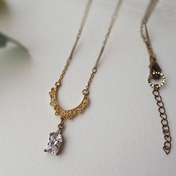 蕾絲小領結 長方鋯石 黃銅項鍊 輕珠寶  B25 第2張的照片