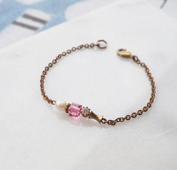 桃粉色 方塊奧地利水晶 天然珍珠 鋯石 輕珠寶 黃銅手鍊  B35 第2張的照片