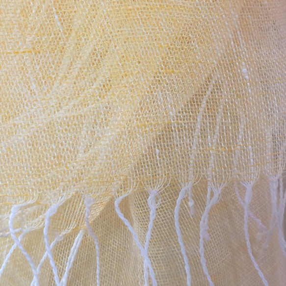 透け感が素敵なリネンガーゼの大判ストール　✷イエロー　「Creema限定」 3枚目の画像